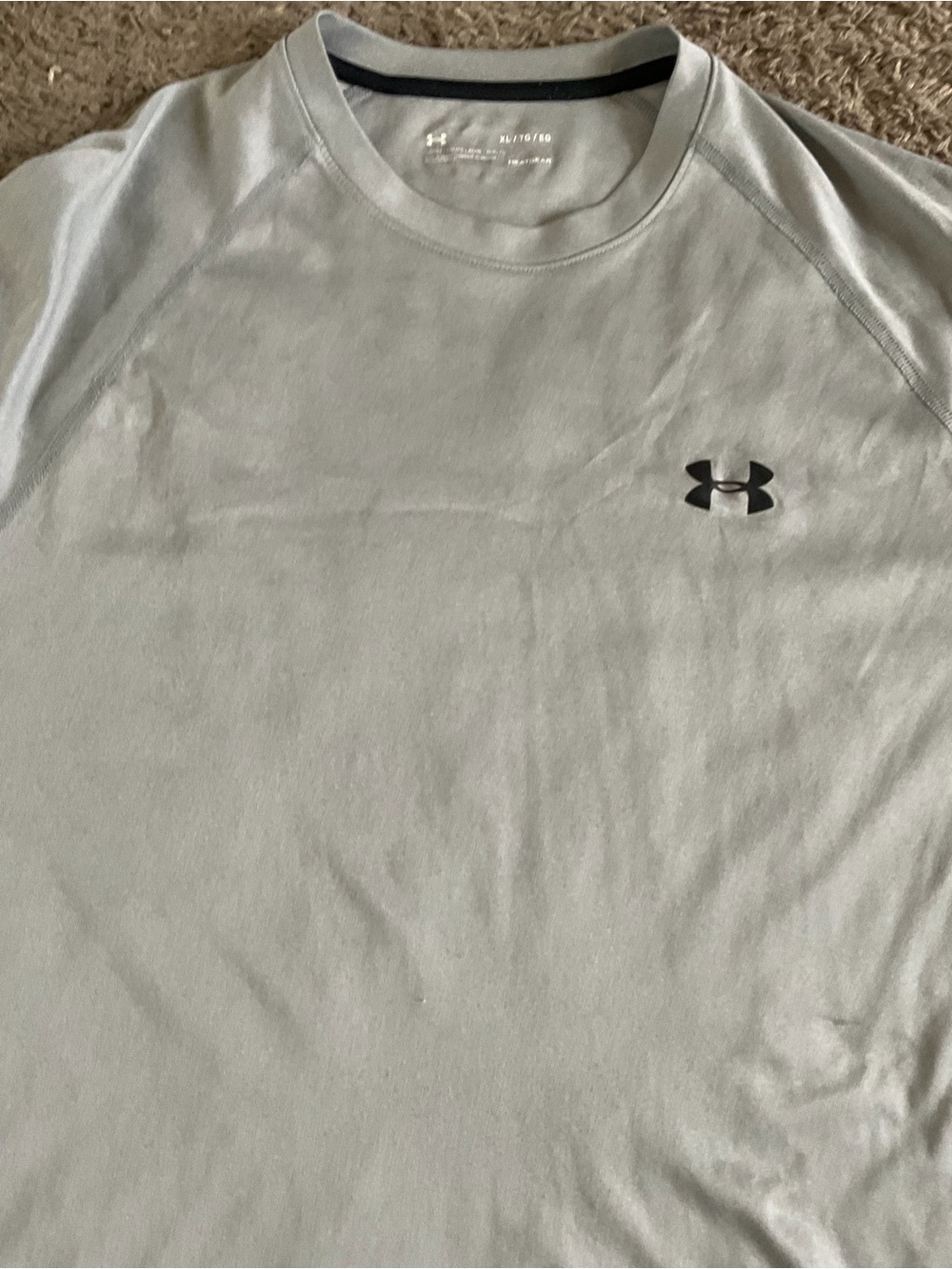 Men’s pre owned as Is grey HeatGear loose fit size XL under armour shirt - Picture 3 of 4